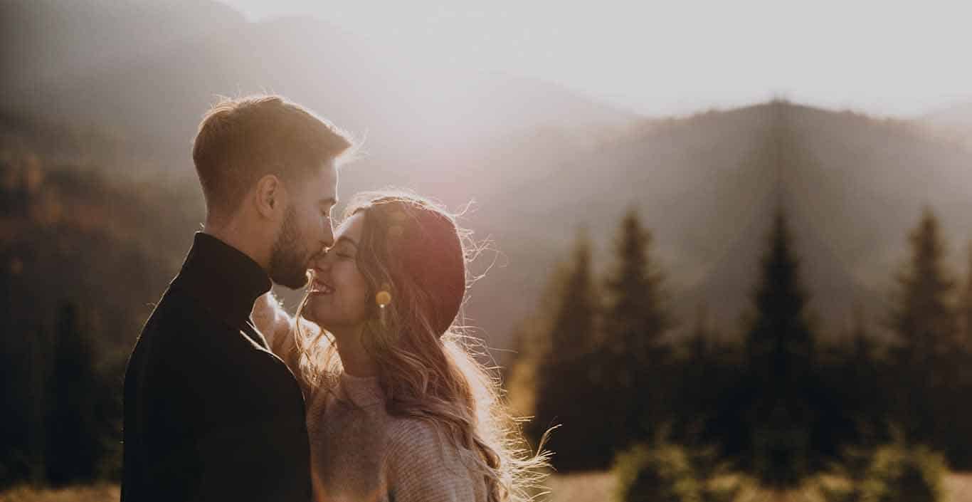 Los versículos más románticos de la Biblia - CVCLAVOZ Los versículos más románticos de la Biblia - CVCLAVOZ