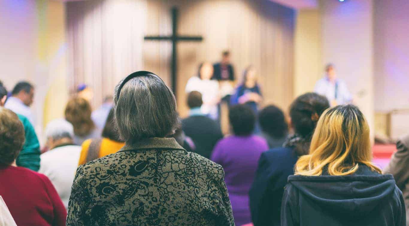 Ir a la iglesia no significa que estás cerca de Dios - CVCLAVOZ Ir a la iglesia no significa que estás cerca de Dios - CVCLAVOZ