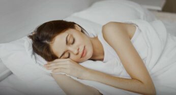 4 razones por las que dormir es mejor que maquillarse