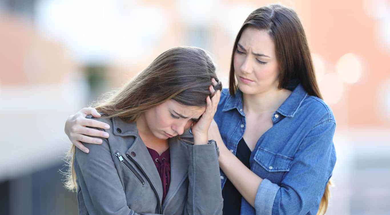 Alguien sufre circunstancias difíciles ¿quién es?