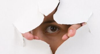¿Qué haces aquí? ¡Sal de tu cueva, no es lugar para ti!