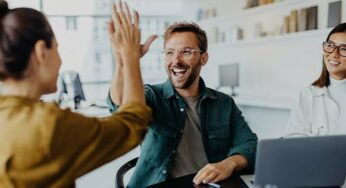 Estrategias para tener éxito en el trabajo manteniendo una actitud positiva